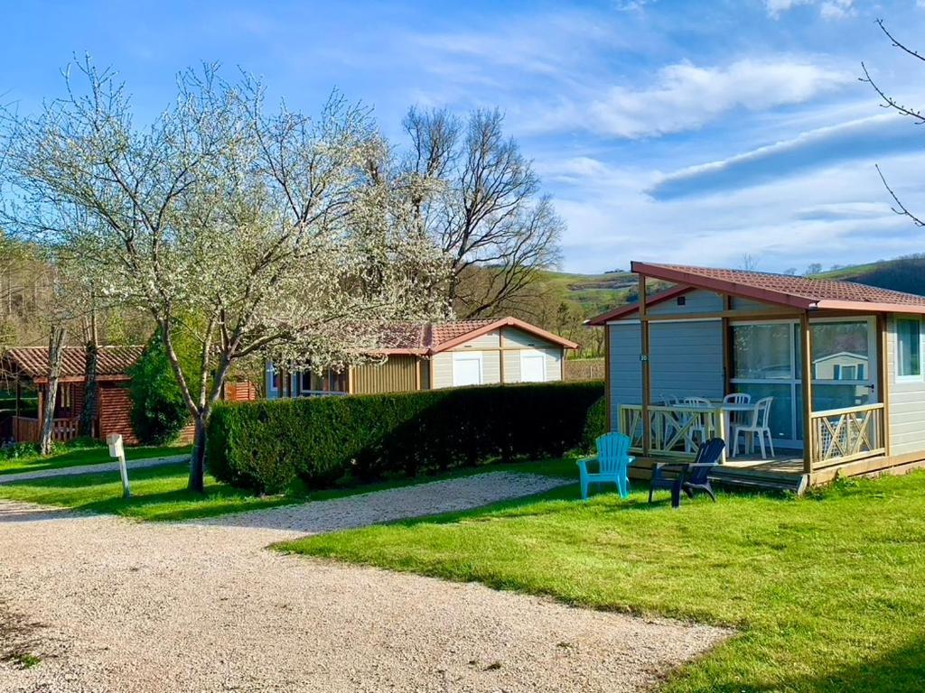 Familial Paisible Avec Piscine, Mobil , Chalet, & Emplacement Nue 3*