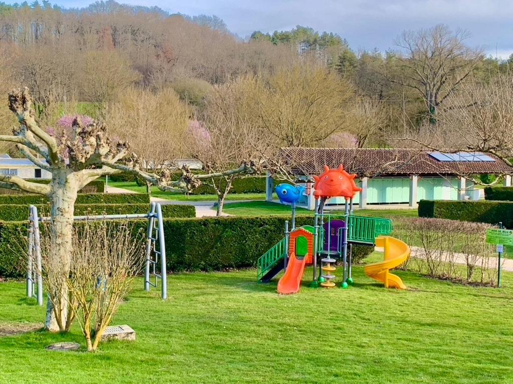 Campingplatz Familial Paisible Avec Piscine, Mobil , Chalet, & Emplacement Nue