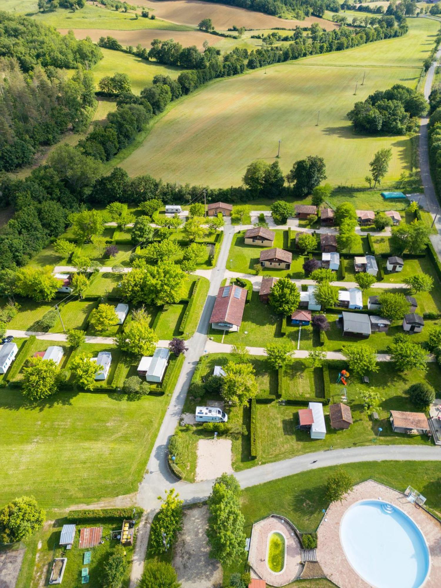 Campingplatz Familial Paisible Avec Piscine, Mobil , Chalet, & Emplacement Nue 3*