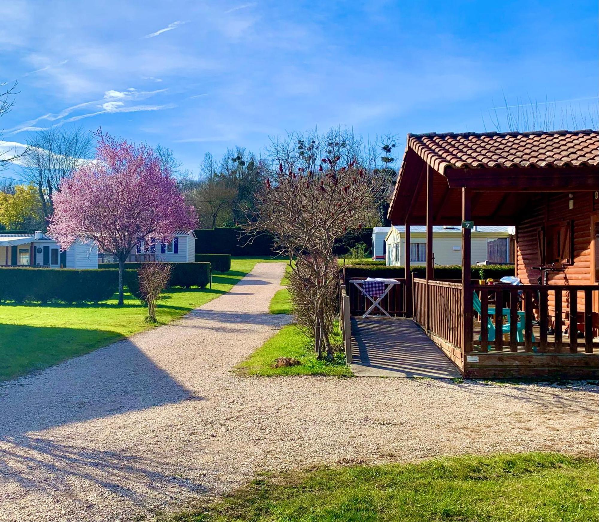 Campingplatz Familial Paisible Avec Piscine, Mobil , Chalet, & Emplacement Nue
