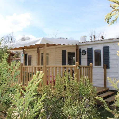 Camping Familial Paisible Avec Piscine, Mobil Home , Chalet, Studio & Emplacement Nue Casties-Labrande Buitenkant foto