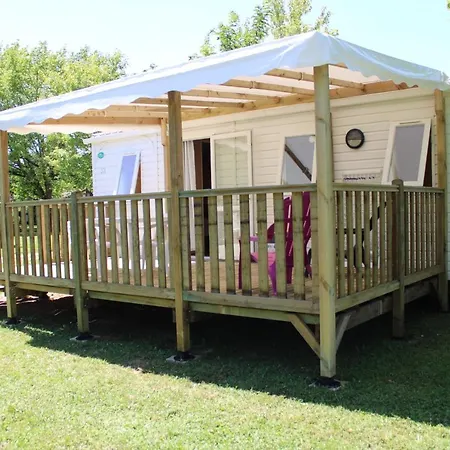 Camping Familial Paisible Avec Piscine, Mobil Home , Chalet, Studio & Emplacement Nue Casties-Labrande Buitenkant foto