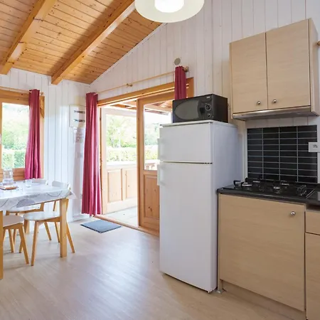 Camping Familial Paisible Avec Piscine, Mobil Home , Chalet, Studio & Emplacement Nue Casties-Labrande Buitenkant foto