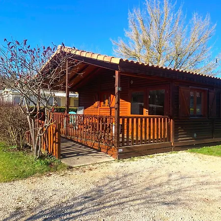 Camping Familial Paisible Avec Piscine, Mobil Home , Chalet, Studio & Emplacement Nue Casties-Labrande Buitenkant foto