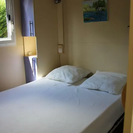 Camping Familial Paisible Avec Piscine, Mobil Home , Chalet, Studio & Emplacement Nue Casties-Labrande Buitenkant foto