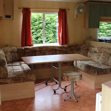 Camping Familial Paisible Avec Piscine, Mobil Home , Chalet, Studio & Emplacement Nue Casties-Labrande Buitenkant foto
