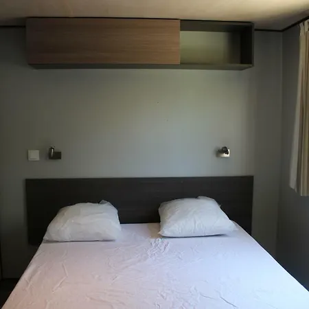 Camping Familial Paisible Avec Piscine, Mobil Home , Chalet, Studio & Emplacement Nue Casties-Labrande Buitenkant foto