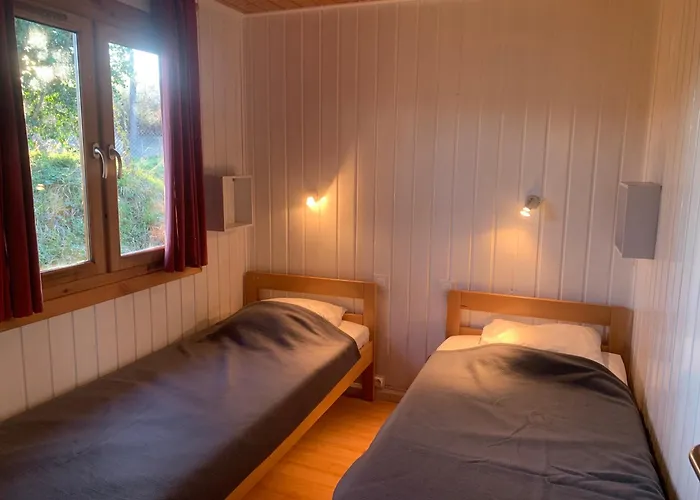 Camping Familial Paisible Avec Piscine, Mobil Home , Chalet, Studio & Emplacement Nue