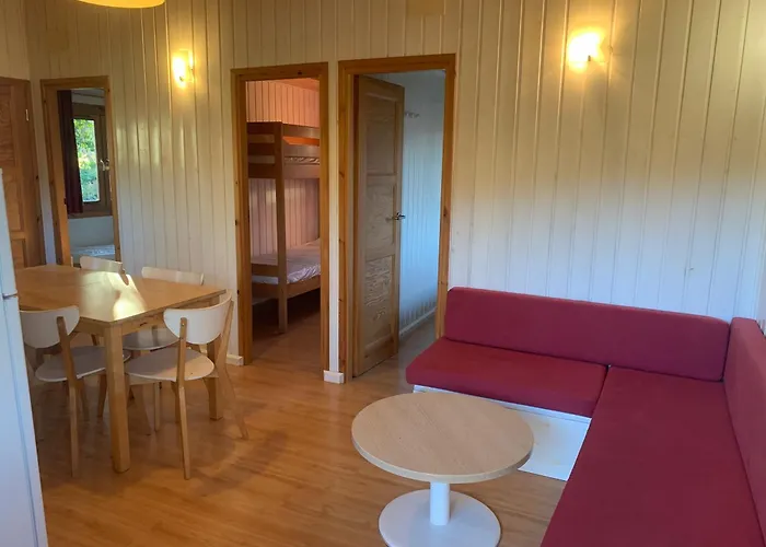 Camping Familial Paisible Avec Piscine, Mobil Home , Chalet, Studio & Emplacement Nue