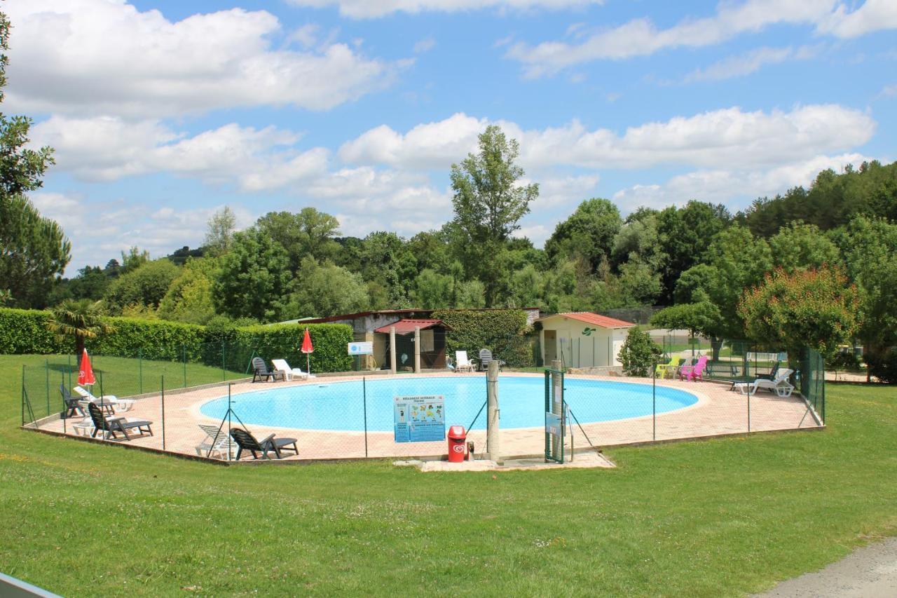 Camping Familial Paisible Avec Piscine, Mobil , Chalet, & Emplacement Nue