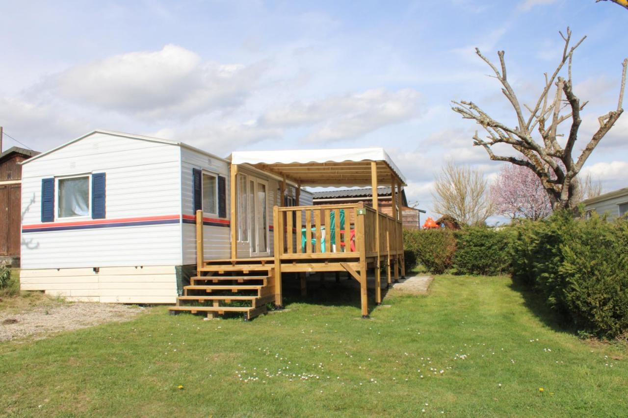 Familial Paisible Avec Piscine, Mobil , Chalet, & Emplacement Nue Camping Casties-Labrande