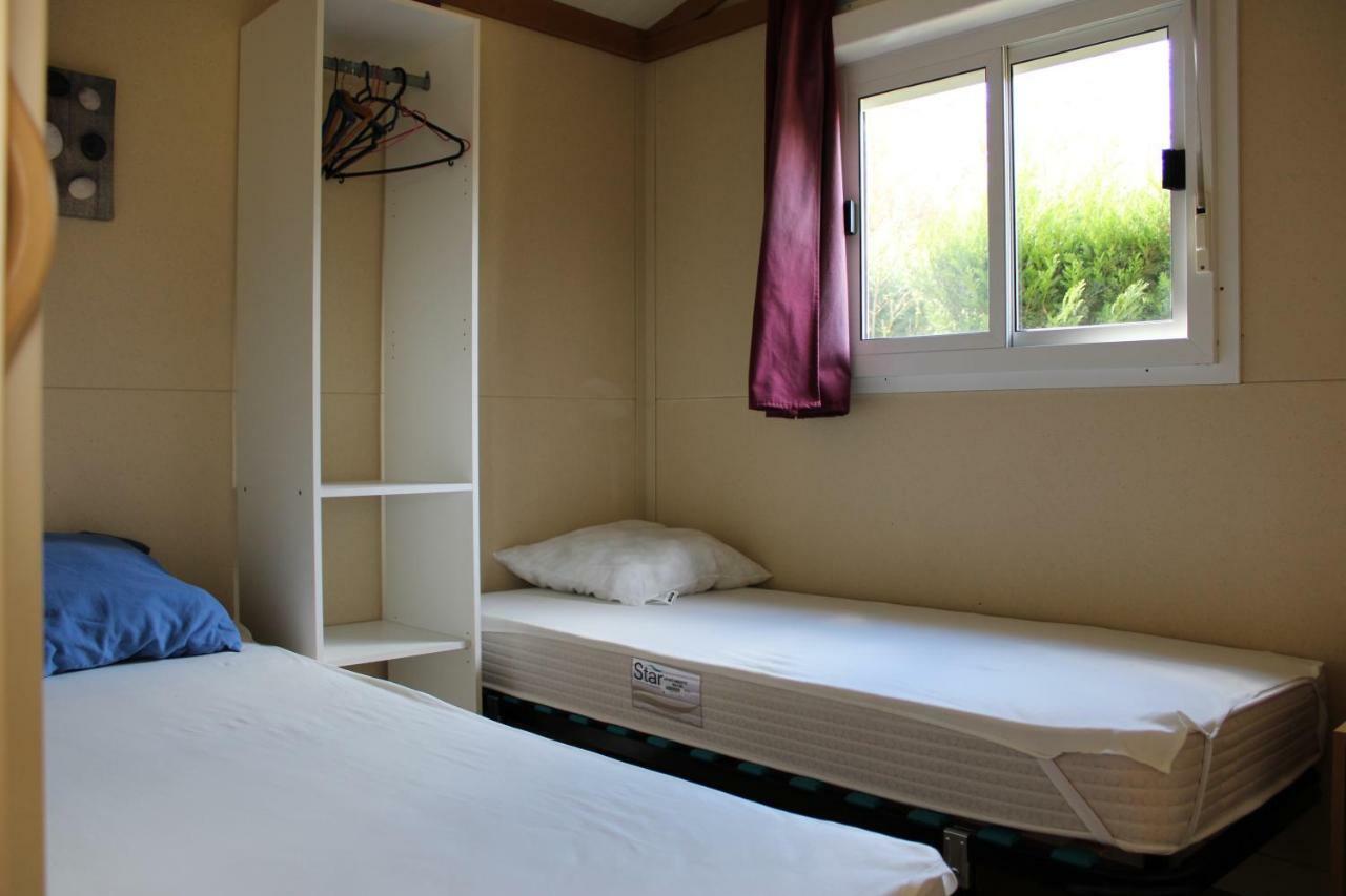 Familial Paisible Avec Piscine, Mobil , Chalet, & Emplacement Nue Camping