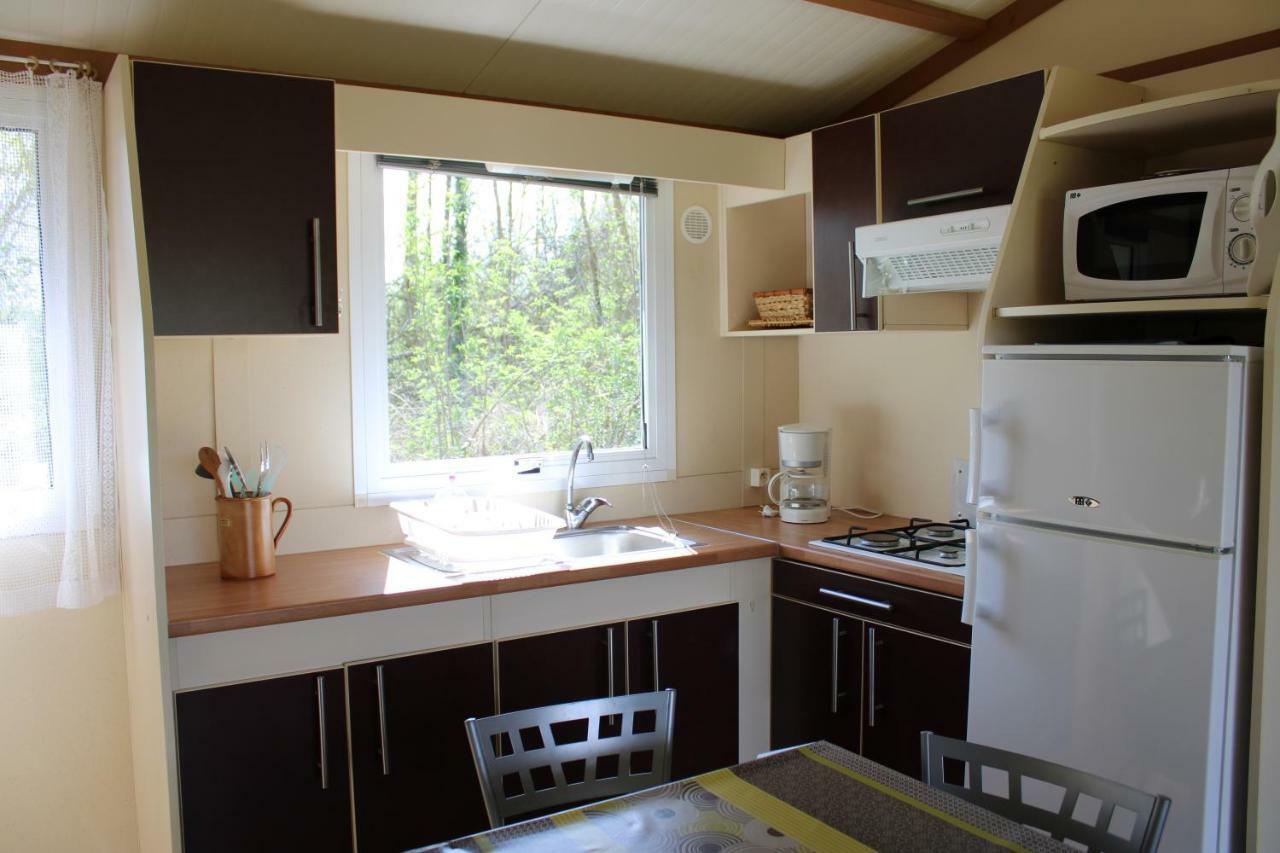 Familial Paisible Avec Piscine, Mobil , Chalet, & Emplacement Nue Camping