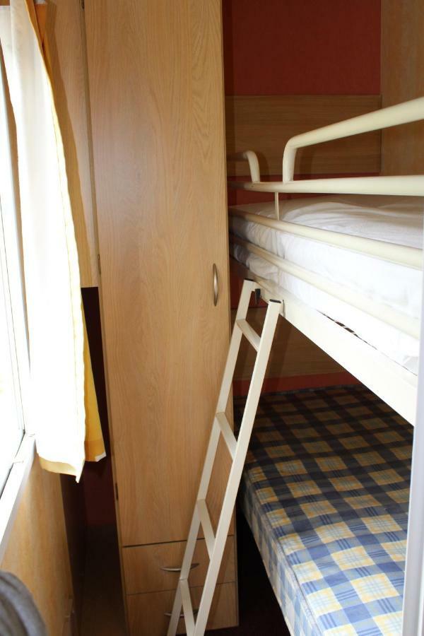 Familial Paisible Avec Piscine, Mobil , Chalet, & Emplacement Nue Camping 3*